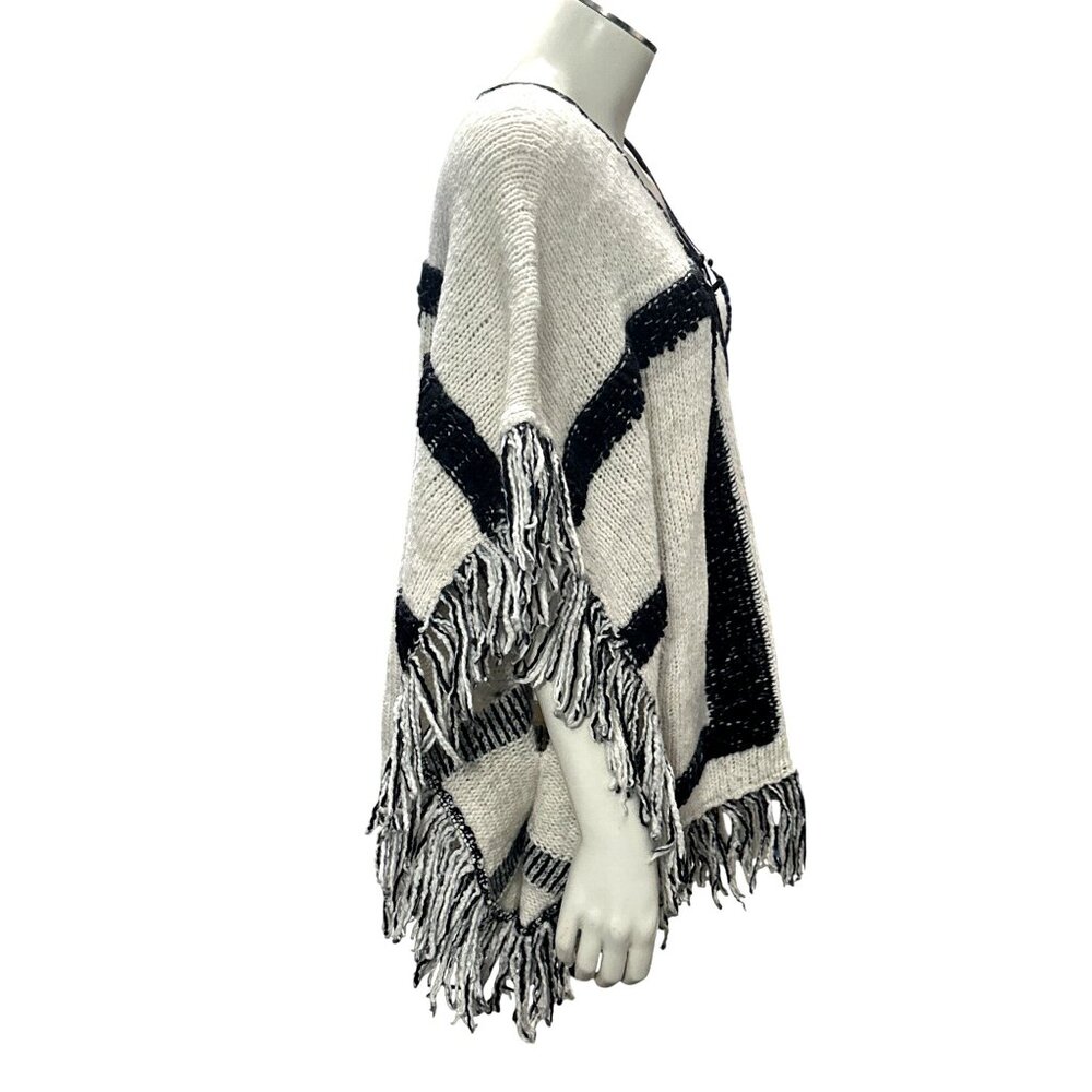 CCC Handcrafted Luxury Black White Poncho Geometric Design Fringe Knit Zip Up OS - Picture 4 of 9
